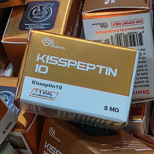 ภาพถ่ายกล่องสีทองและขาว SA Anabolic แสดงชื่อ KISSPEPTIN 10